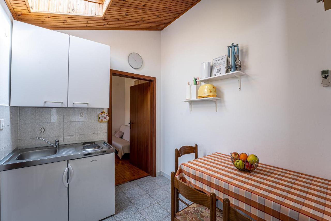 Apartmani Mirela Banjole Exterior photo