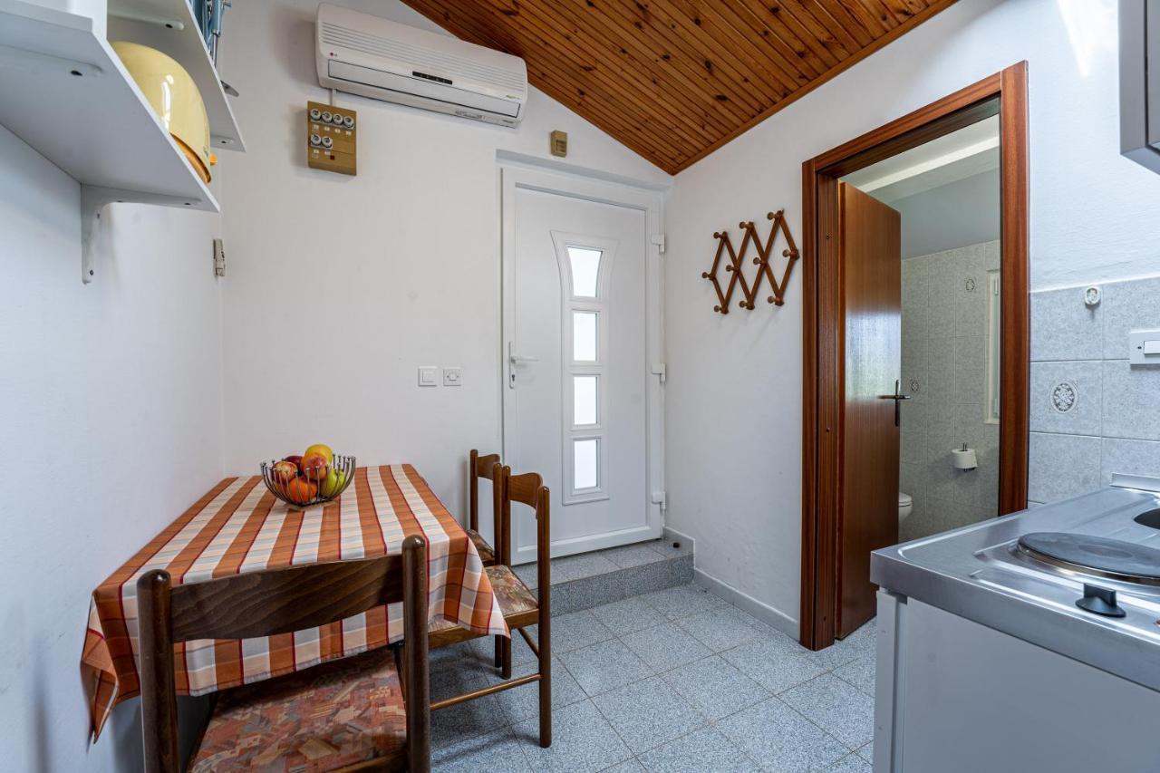 Apartmani Mirela Banjole Exterior photo