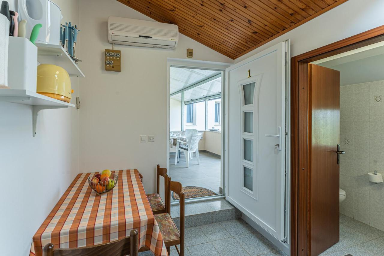 Apartmani Mirela Banjole Exterior photo