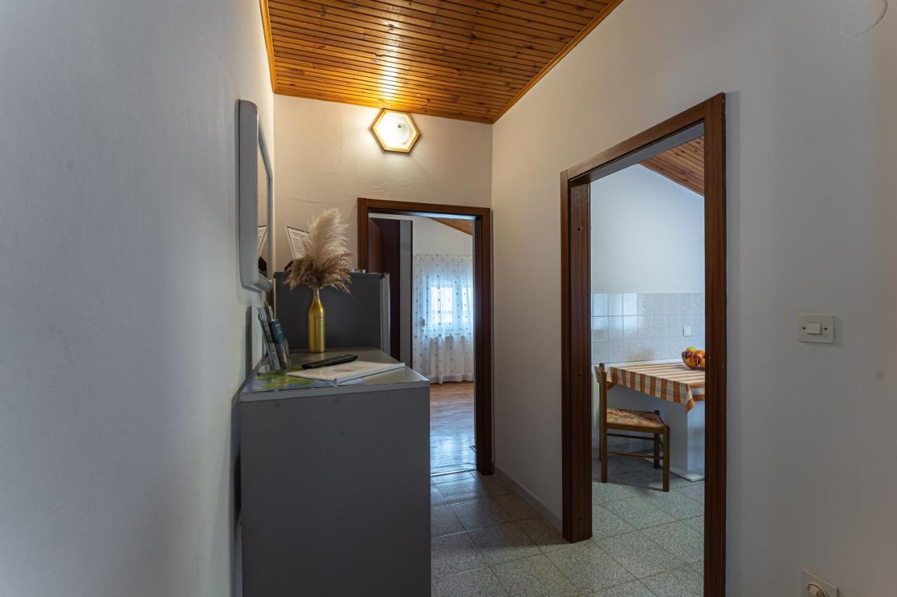 Apartmani Mirela Banjole Exterior photo