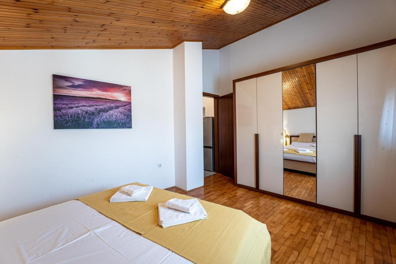Apartmani Mirela Banjole Exterior photo