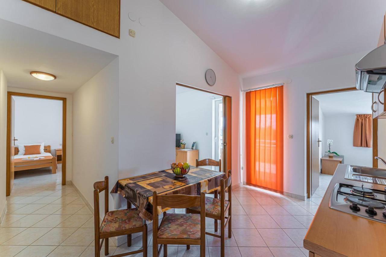 Apartmani Mirela Banjole Exterior photo