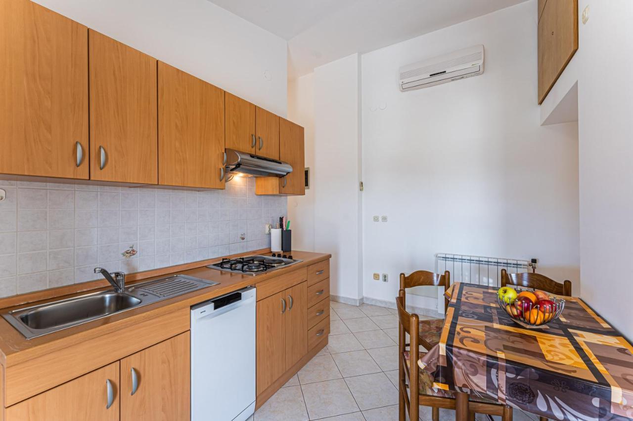 Apartmani Mirela Banjole Exterior photo