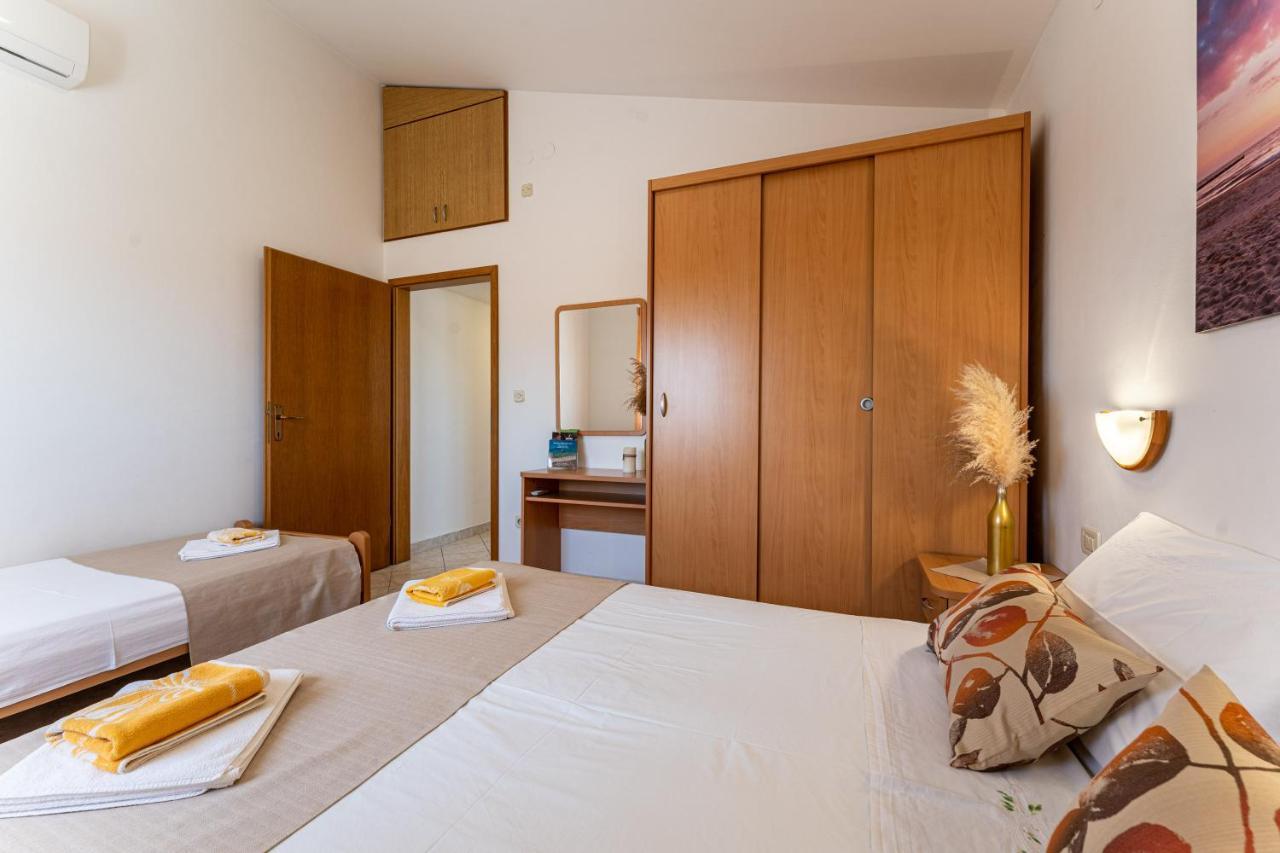 Apartmani Mirela Banjole Exterior photo