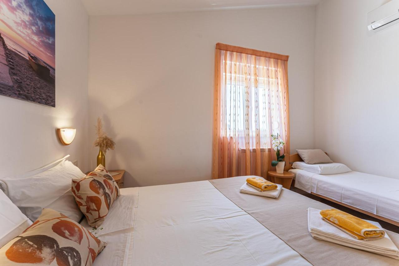 Apartmani Mirela Banjole Exterior photo